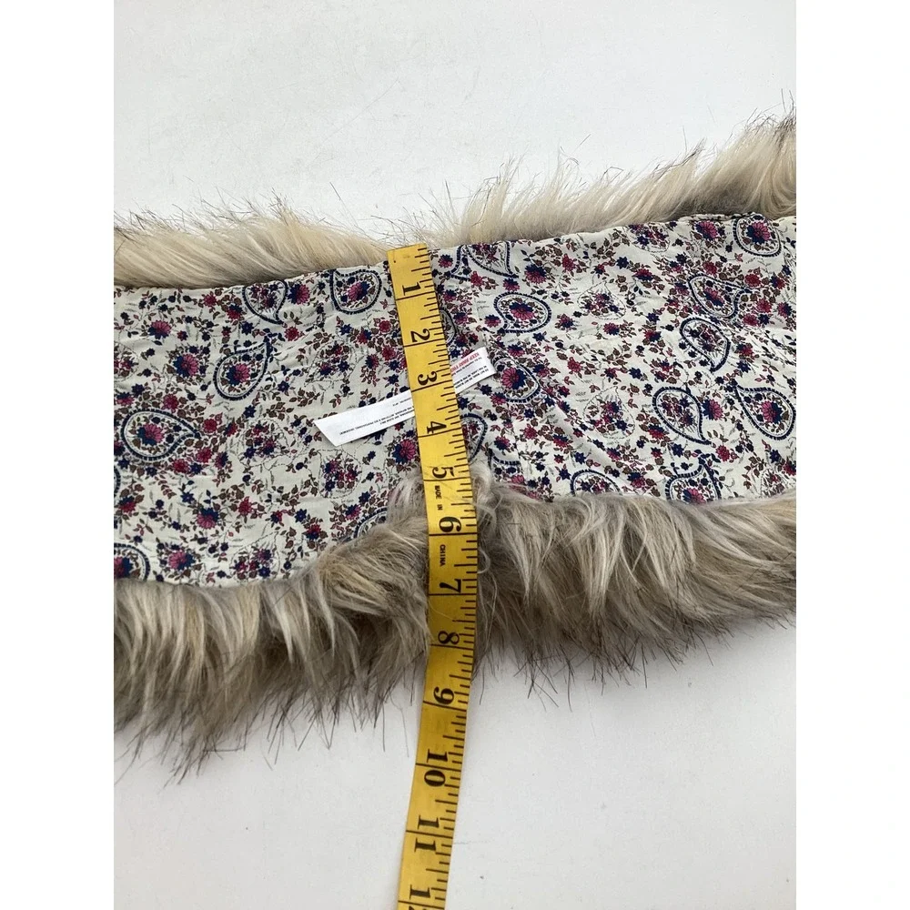 Faux‎ Fur Stole Wrap Tan Brown Paisley Floral Lining